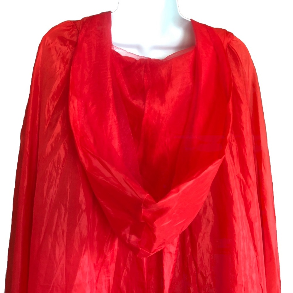 Halloween Red Costume Cape full length - Picture 4 of 10